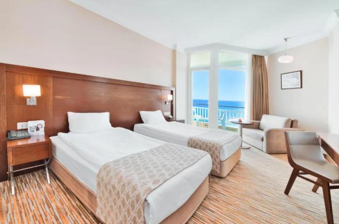 Salamis Bay Conti Resort Hotel & Casino Famagouste Chambre photo A typical hotel room