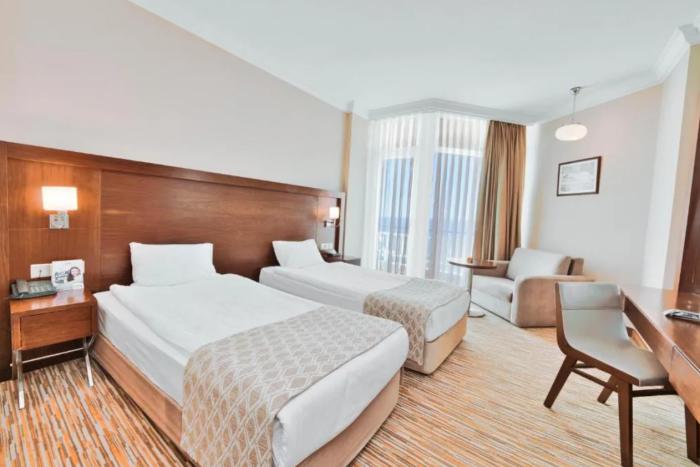 Salamis Bay Conti Resort Hotel & Casino Famagouste Chambre photo A room at the hotel