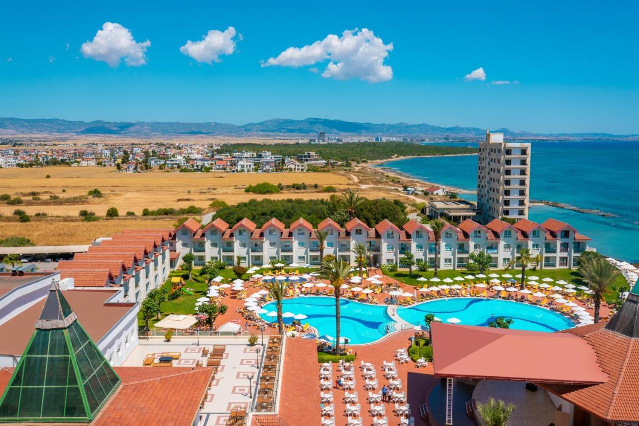 Salamis Bay Conti Resort Hotel & Casino Famagouste Extérieur photo A view of the hotel