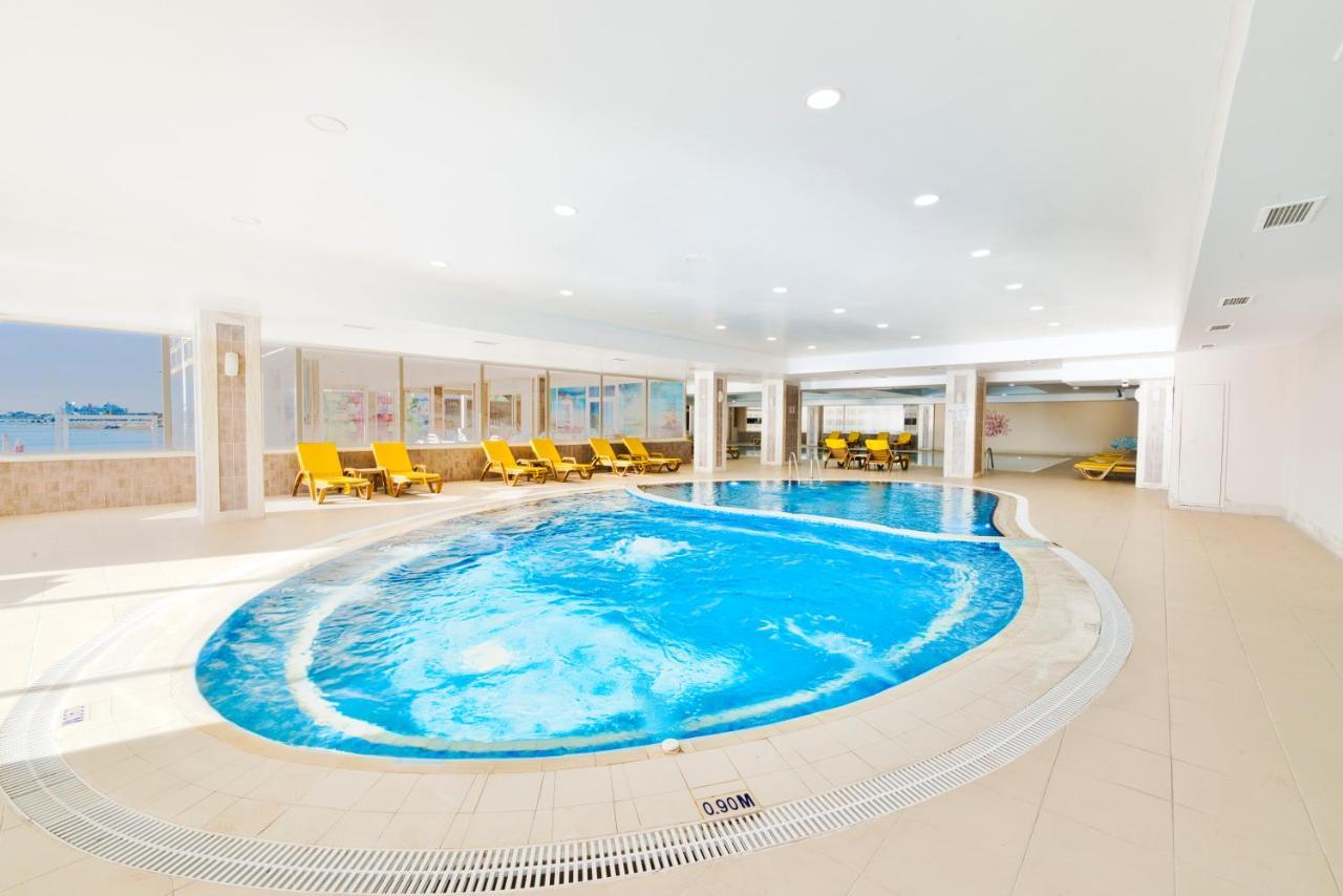 Salamis Bay Conti Resort Hotel & Casino Famagouste Extérieur photo The swimming pool at the hotel