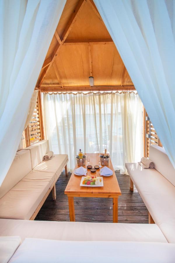 Salamis Bay Conti Resort Hotel & Casino Famagouste Extérieur photo A private spa at the Four Seasons Hotel, Hong Kong