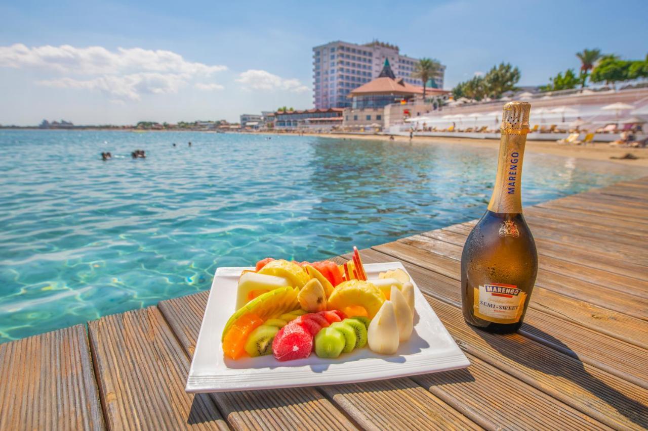 Salamis Bay Conti Resort Hotel & Casino Famagouste Extérieur photo A bottle of Milaneza sparkling wine